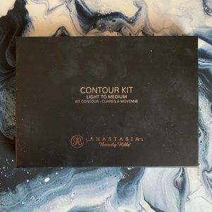 Anastasia Contour Kit Light to Medium